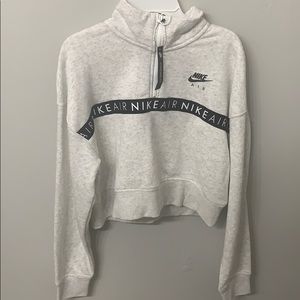 This is a Nike air croptop and it’s long sleeve